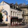 noch in Derry: typische Häusermalereien die oft von den Unruhen in Nordirland erzählen