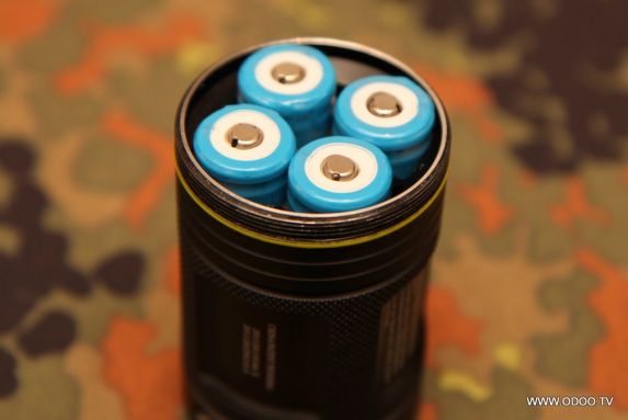 Nitecore TM11 - Batterien parallel geschaltet